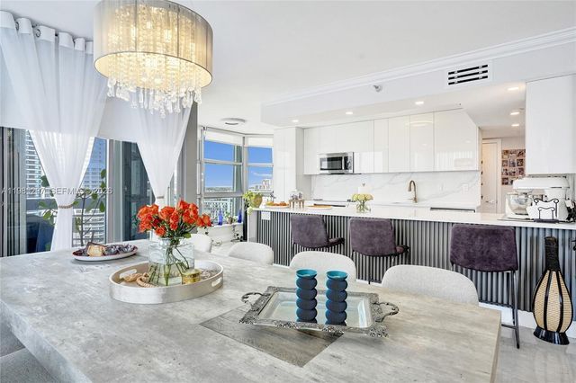 19101 NE 36th Ct 1805, Aventura, FL 33180