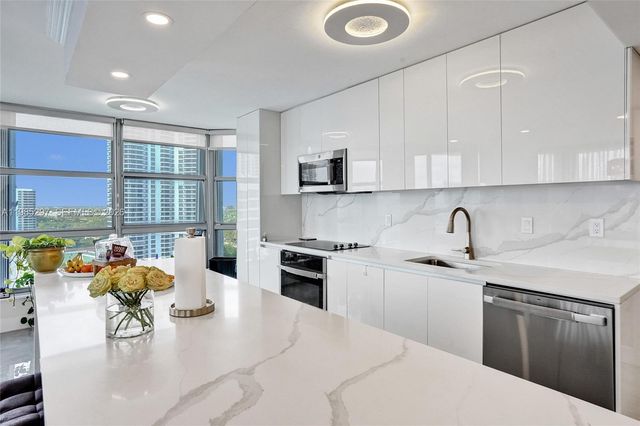 19101 NE 36th Ct 1805, Aventura, FL 33180