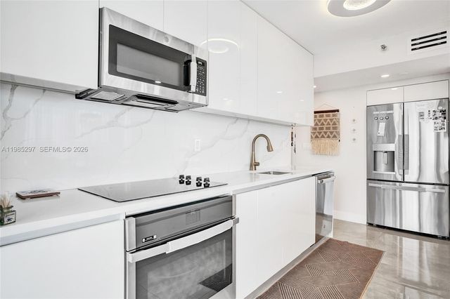 19101 NE 36th Ct 1805, Aventura, FL 33180