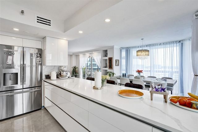 19101 NE 36th Ct 1805, Aventura, FL 33180