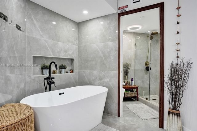 19101 NE 36th Ct 1805, Aventura, FL 33180