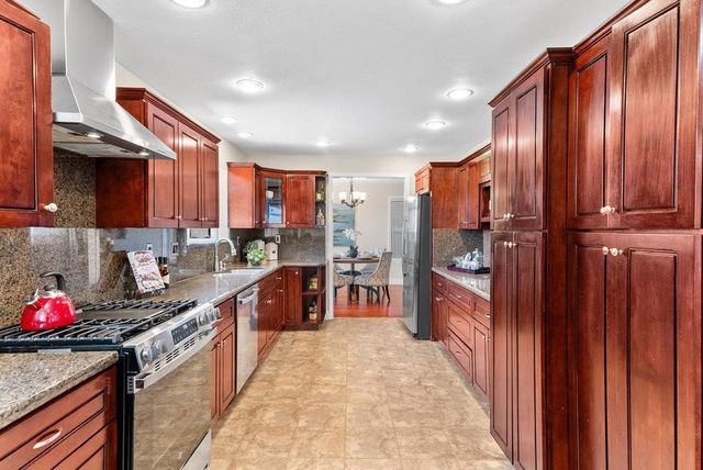 204 Oak Way, Santa Cruz, CA 95065