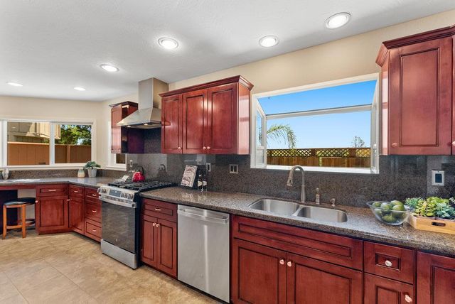204 Oak Way, Santa Cruz, CA 95065