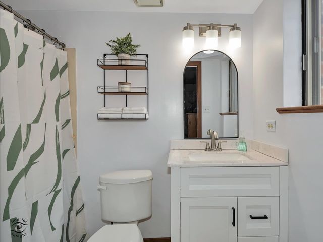 8124 W 169th Street 1W, Tinley Park, IL 60477