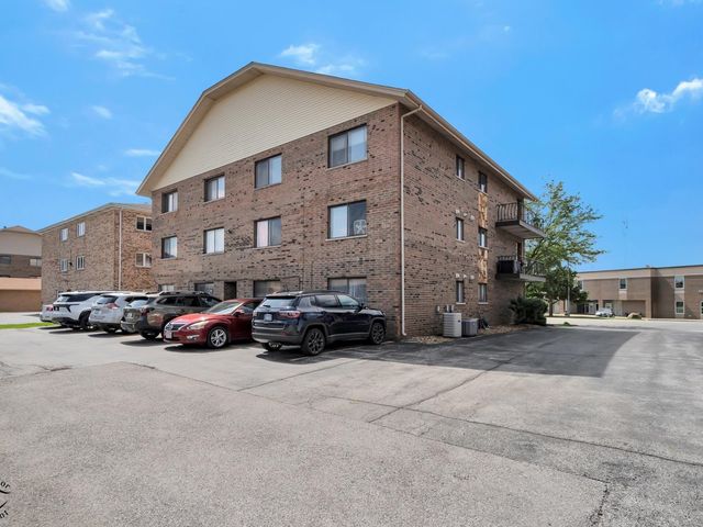 8124 W 169th Street 1W, Tinley Park, IL 60477