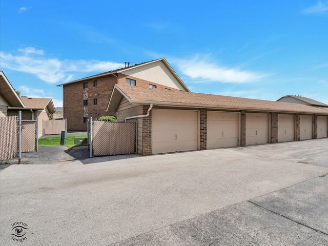 8124 W 169th Street 1W, Tinley Park, IL 60477