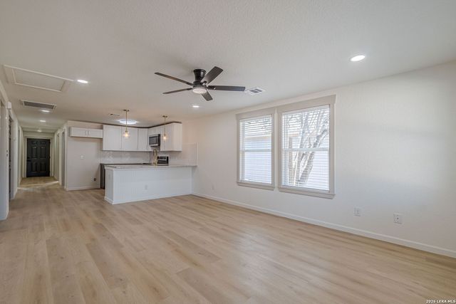 508 Hickory, Jourdanton, TX 78026