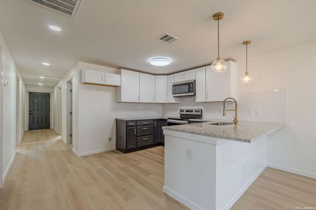 508 Hickory, Jourdanton, TX 78026