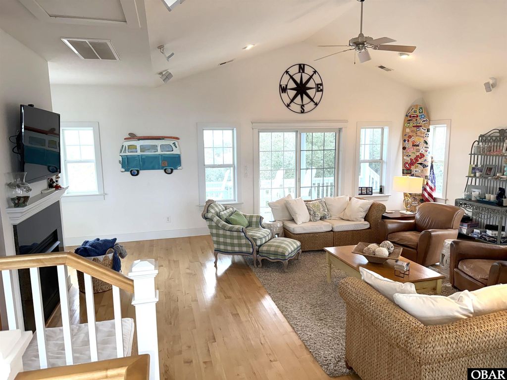 Image 13 of property listing at 600 Cottage Lane Lot1, Corolla, NC 27927