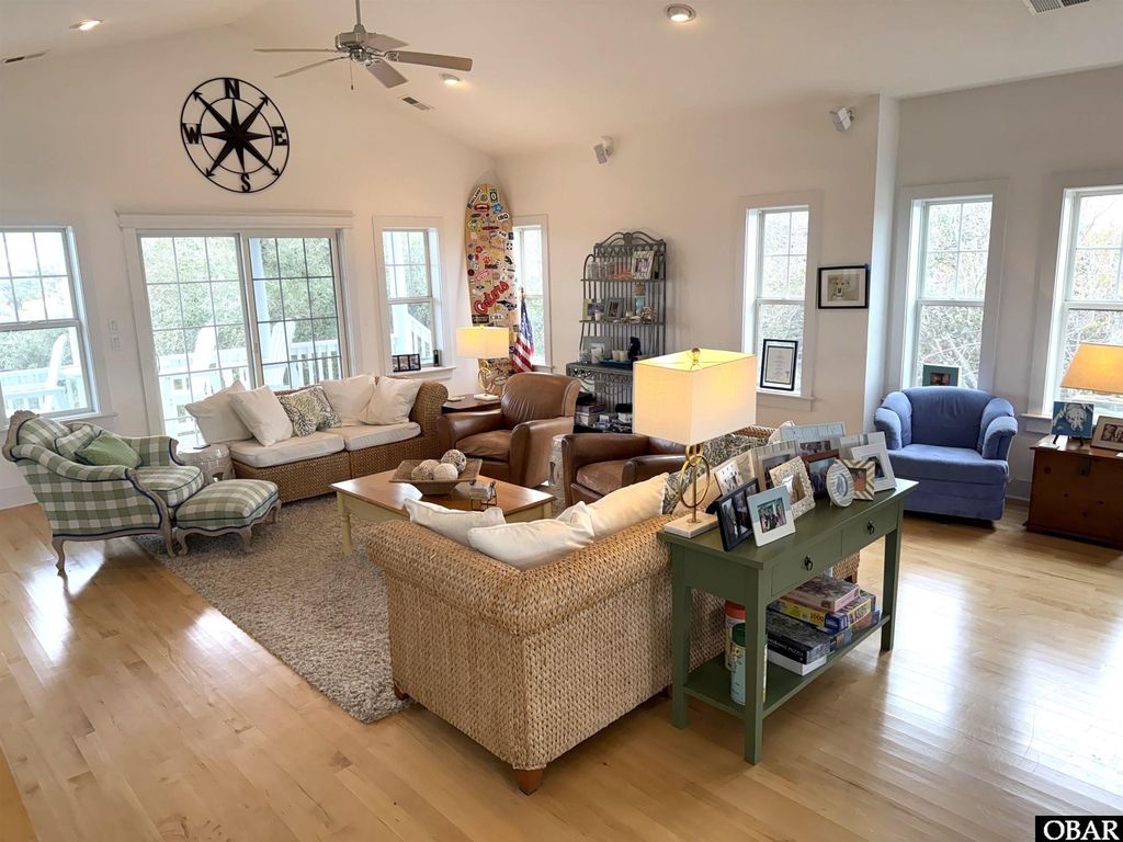 Image 10 of property listing at 600 Cottage Lane Lot1, Corolla, NC 27927