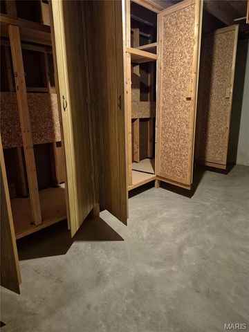 9663 Yorkshire Estates Drive, Crestwood, MO 63126