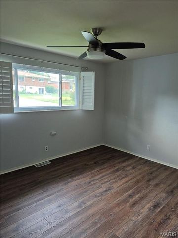 9663 Yorkshire Estates Drive, Crestwood, MO 63126