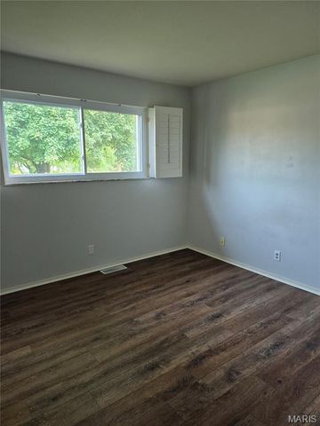 9663 Yorkshire Estates Drive, Crestwood, MO 63126