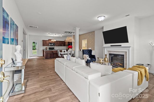 9132 Colwick Hill Lane, Charlotte, NC 28215