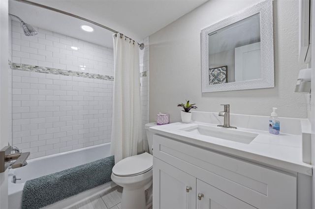 1008 APOLLO BEACH BOULEVARD 103, Apollo Beach, FL 33572