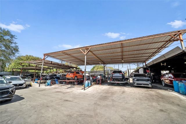 5700 NW 27th Ave, Miami, FL 33142