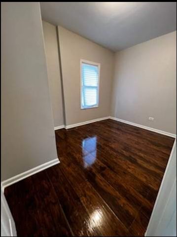 6415 S Eberhart Avenue, Chicago, IL 60637