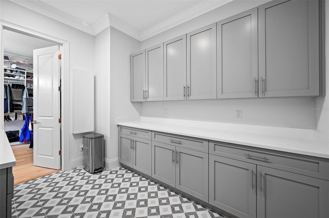 2623 S PARKVIEW STREET, Tampa, FL 33629
