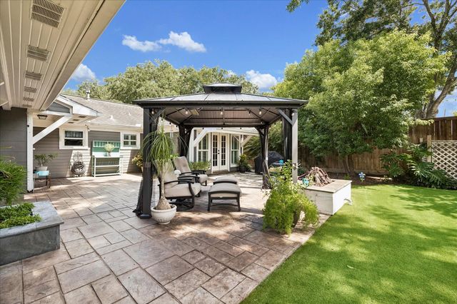 1611 Gardenia Drive, Houston, TX 77018