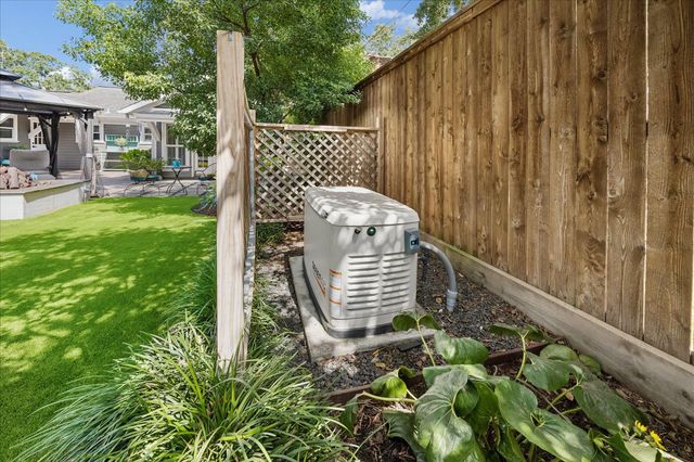 1611 Gardenia Drive, Houston, TX 77018