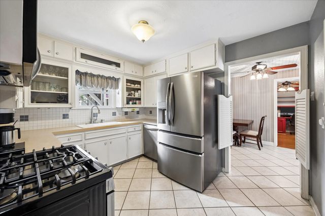 1611 Gardenia Drive, Houston, TX 77018