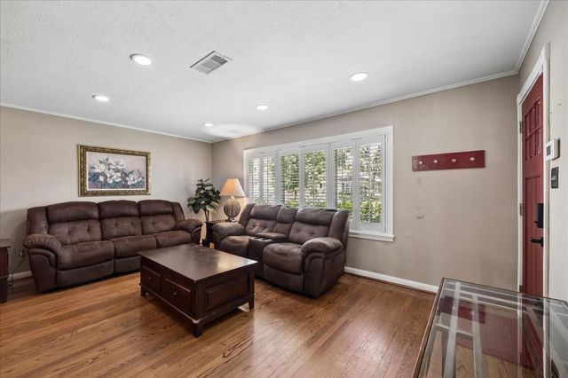 1611 Gardenia Drive, Houston, TX 77018