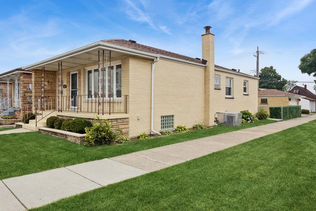 6000 S Narragansett Avenue, Chicago, IL 60638