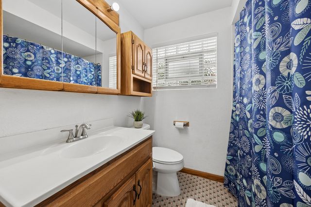 6000 S Narragansett Avenue, Chicago, IL 60638