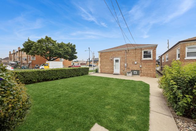 6000 S Narragansett Avenue, Chicago, IL 60638