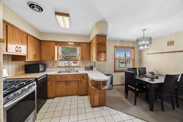 6000 S Narragansett Avenue, Chicago, IL 60638