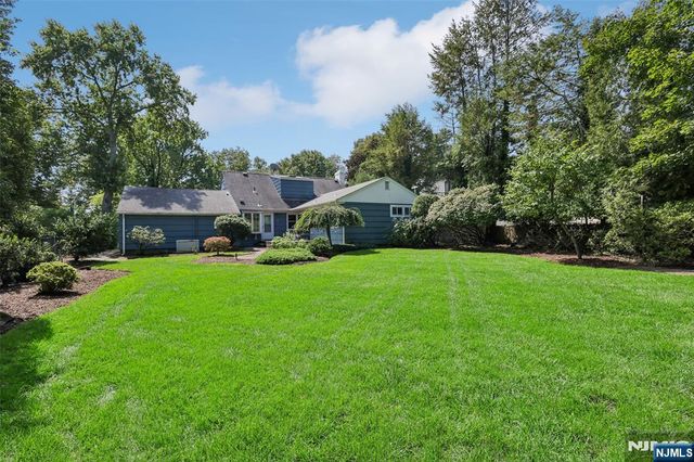 251 Brookmere Court, Ridgewood, NJ 07450