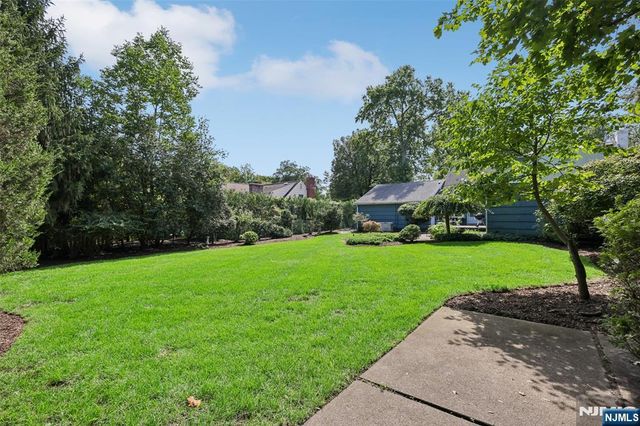 251 Brookmere Court, Ridgewood, NJ 07450
