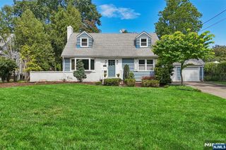 251 Brookmere Court, Ridgewood, NJ 07450