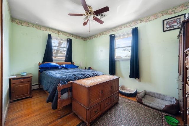 3 Willow Street, Waterford, CT 06385