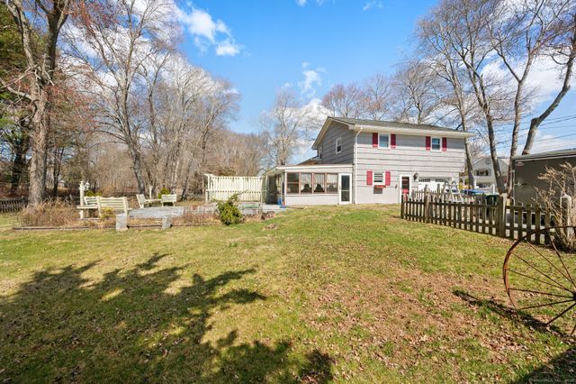 3 Willow Street, Waterford, CT 06385
