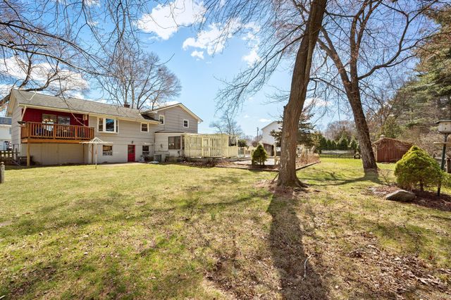 3 Willow Street, Waterford, CT 06385