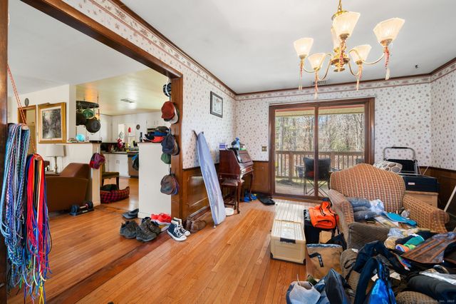 3 Willow Street, Waterford, CT 06385