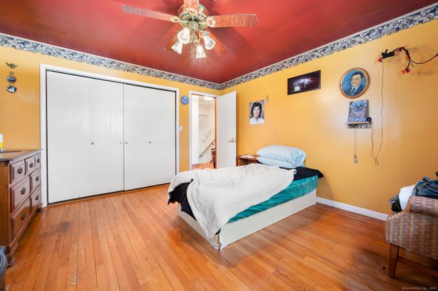 3 Willow Street, Waterford, CT 06385