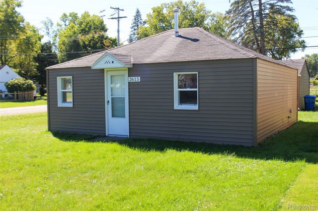 2615 Watkins Lake Road, Waterford Charter Township, MI 48328
