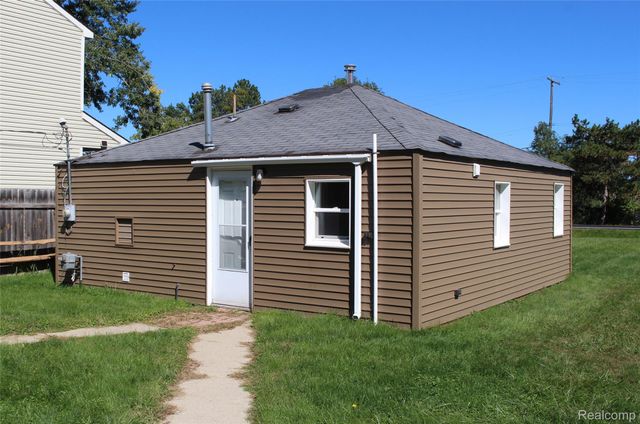 2615 Watkins Lake Road, Waterford Charter Township, MI 48328