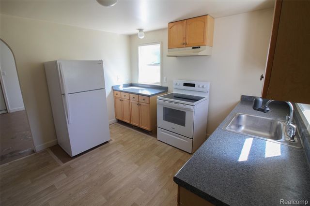 2615 Watkins Lake Road, Waterford Charter Township, MI 48328