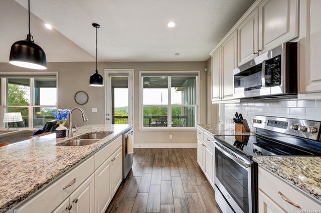 1375 Parton, Canyon Lake, TX 78133