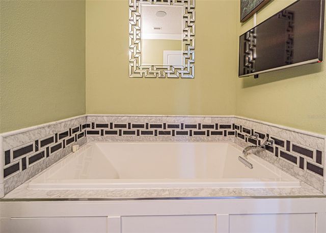 4210 W NORTH B STREET, Tampa, FL 33609