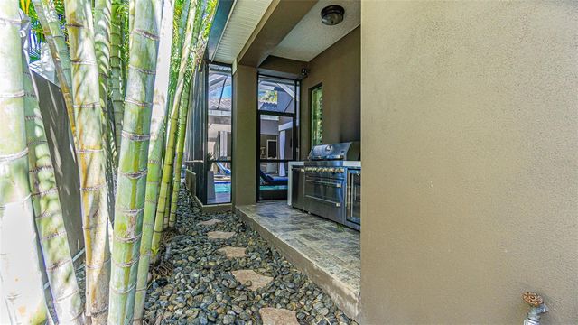 4210 W NORTH B STREET, Tampa, FL 33609