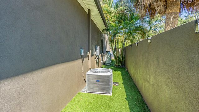 4210 W NORTH B STREET, Tampa, FL 33609