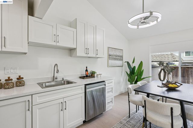 4433 Fairlands Dr, Pleasanton, CA 94588