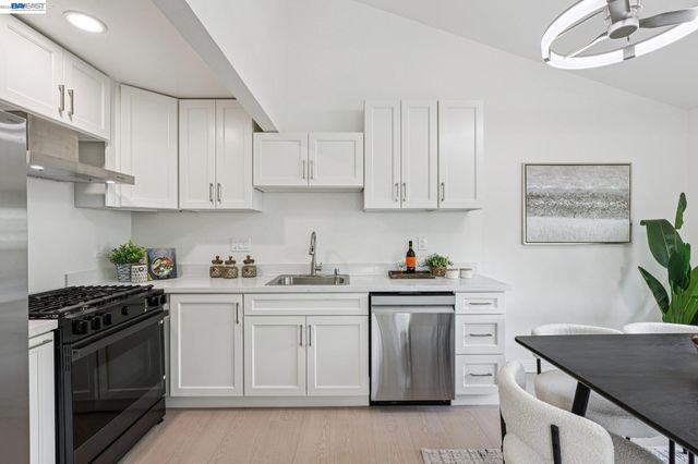 4433 Fairlands Dr, Pleasanton, CA 94588