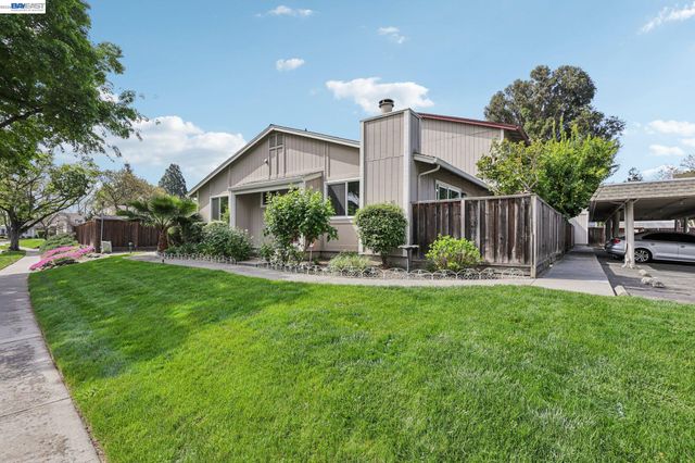 4433 Fairlands Dr, Pleasanton, CA 94588