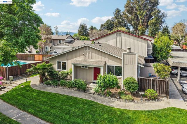 4433 Fairlands Dr, Pleasanton, CA 94588