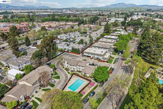 4433 Fairlands Dr, Pleasanton, CA 94588